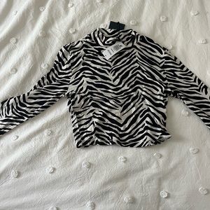 Aritzia long sleeve crop top